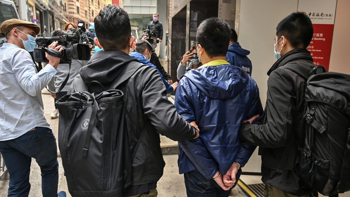 V Hongkongu bylo zatčeno více než 50 prodemokratických aktivistů